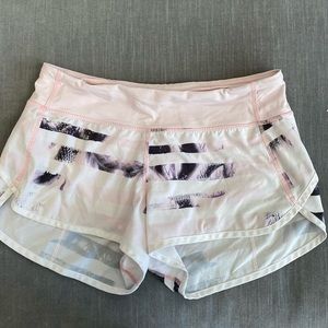 LULULEMON SPEED SHORTS. SIZE 4.